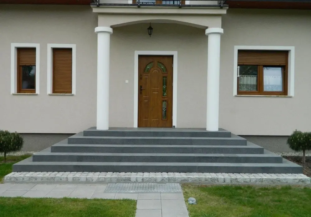 Schody zewnętrzne: Projekt, budowa, materiały i aranżacja wejścia