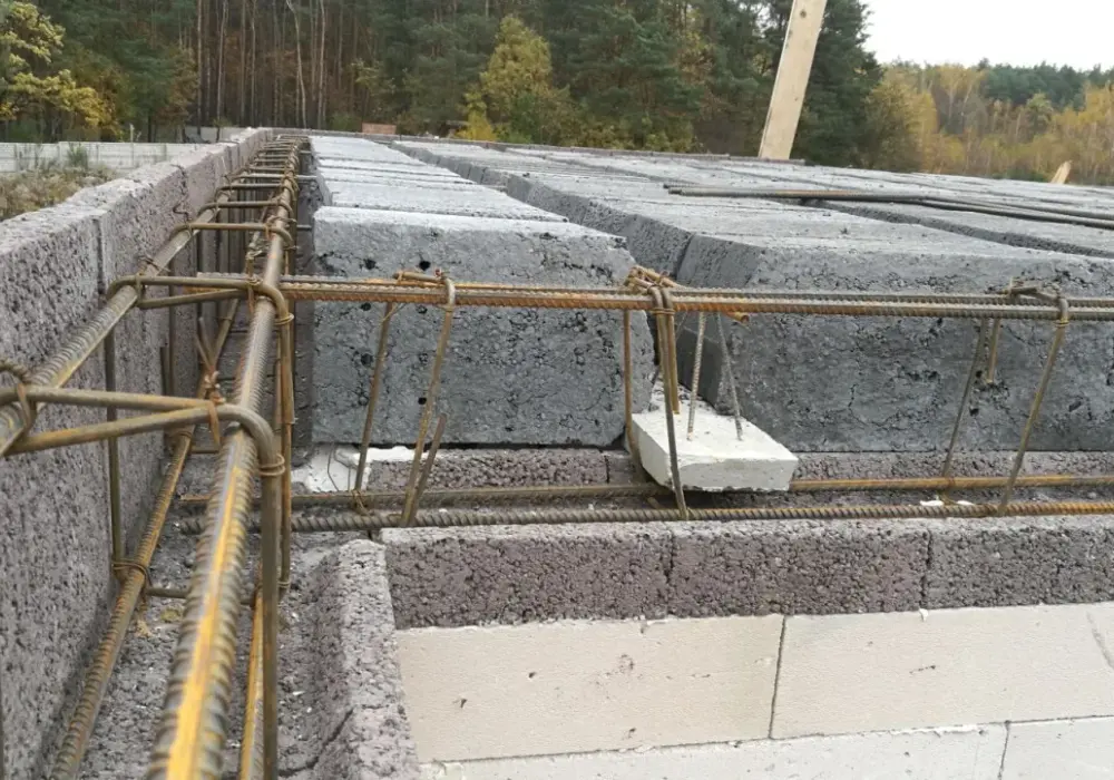 Poduszka betonowa pod nadproże: wykonanie, wymiary i błędy