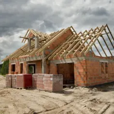 Ile kosztuje budowa domu 50m2? Poznaj szacunkowe koszty