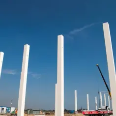 Słupy żelbetowe 24x24: Aktualne ceny i zastosowania w 2025