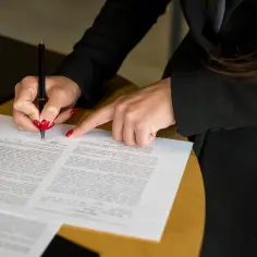 Podpisanie dokumentów, finalizacja zakończenia budowy domu i wpis do księgi wieczystej.