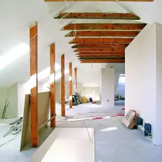 Ile kosztuje budowa poddasza? Poznaj ceny i koszty w 2023